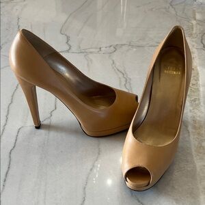 Stuart Weitzman Camel Nude Peep Toe Heels